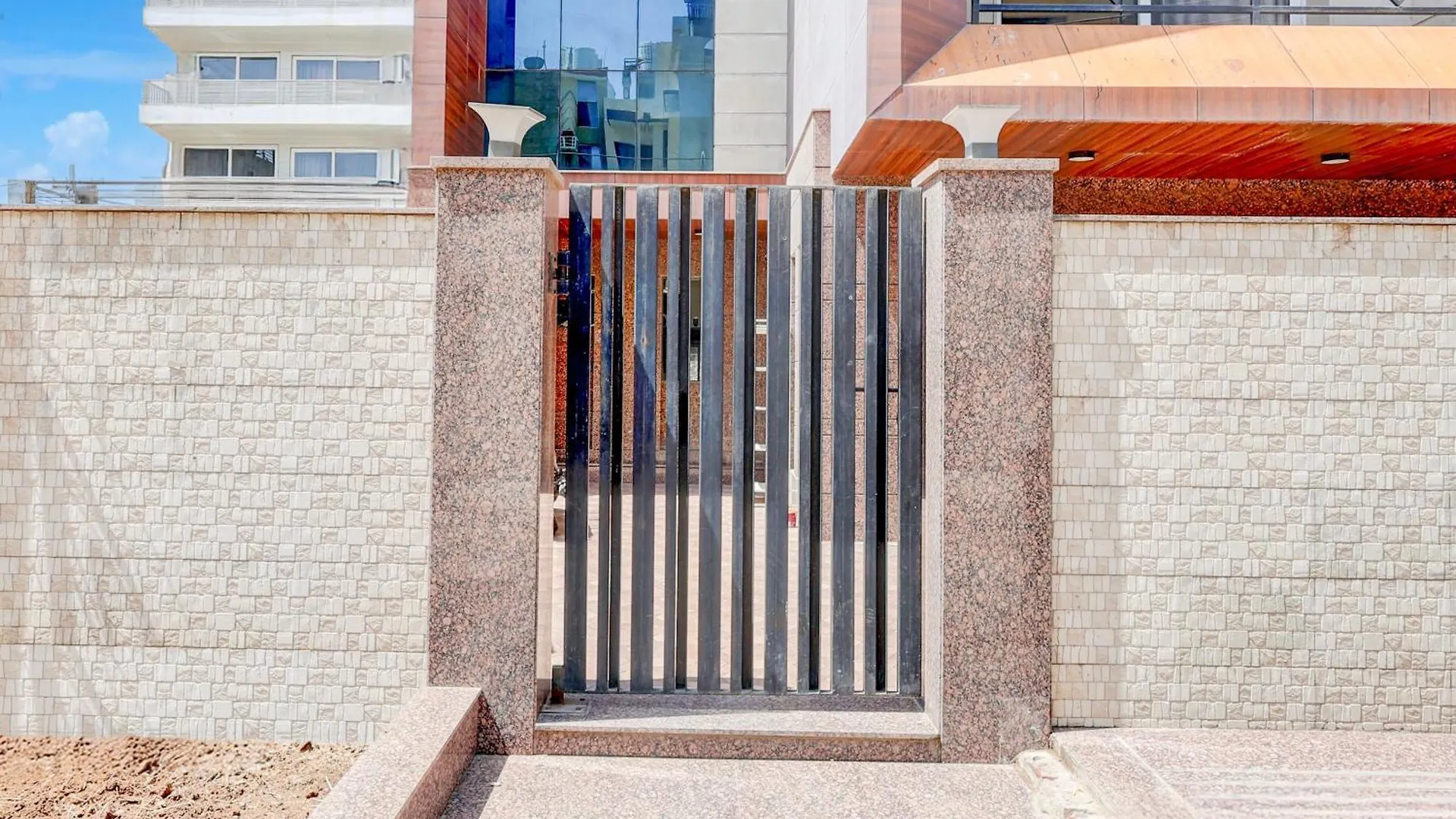 **** Hotel Townhouse Oak Sector 39 Medanta Indie