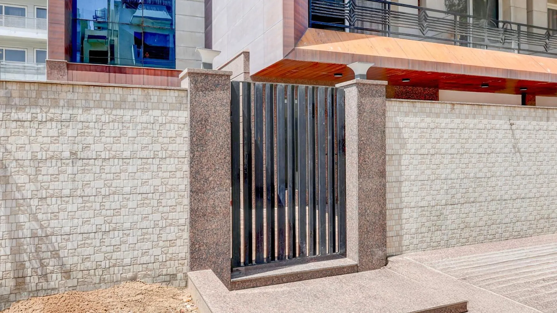 Townhouse Oak Sector 39 Medanta Indie