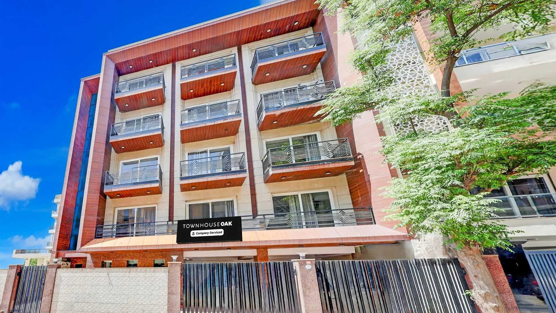 Townhouse Oak Sector 39 Medanta 4*, Gurgaon India