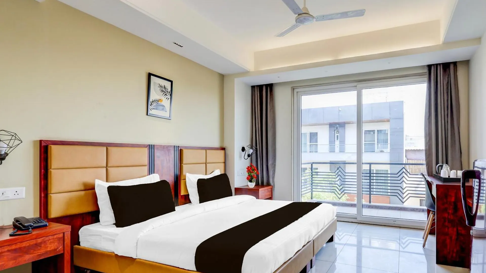 Hotel Townhouse Oak Sector 39 Medanta